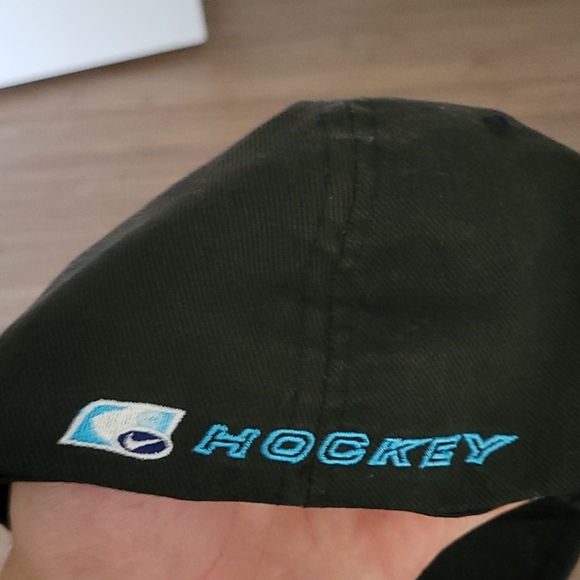 Nike mini swoosh cap - Picture 3 of 3